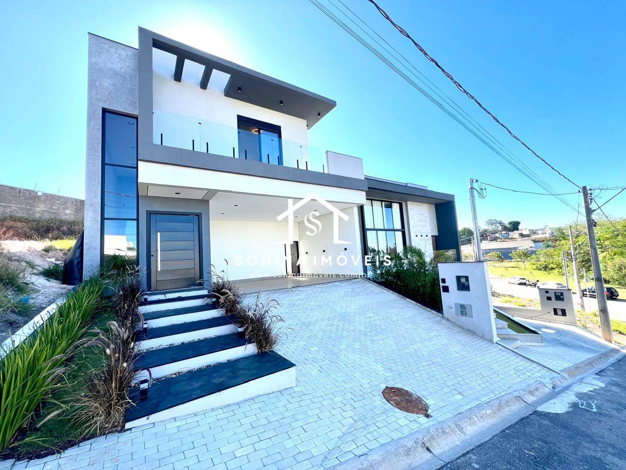 Casa, 3 quartos, 266 m² - Foto 1