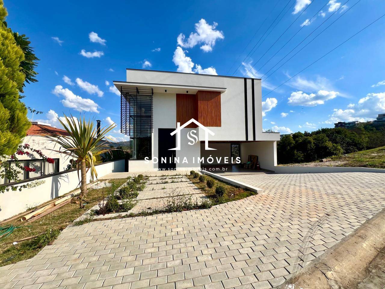 Casa, 3 quartos, 290 m² - Foto 1