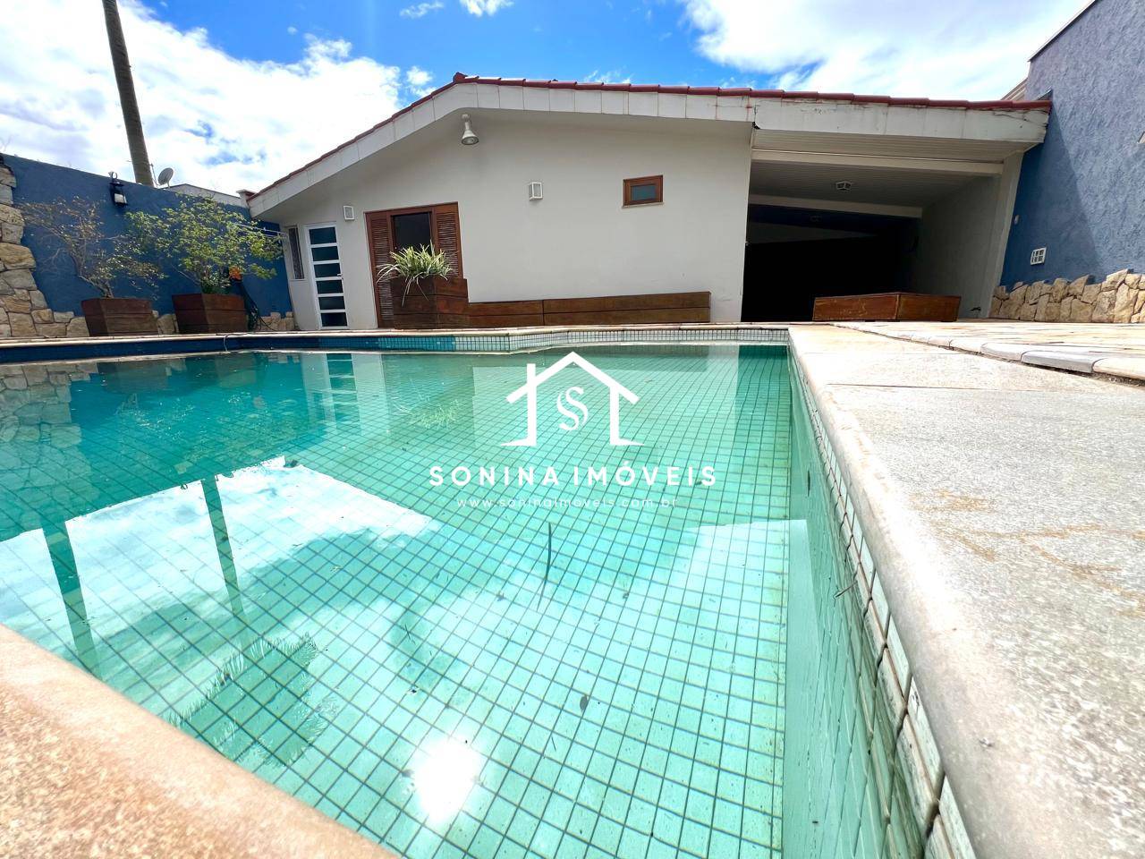 Casa, 2 quartos, 230 m² - Foto 1