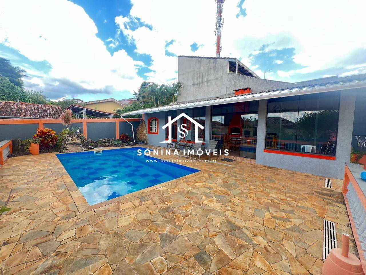 Casa, 4 quartos, 238 m² - Foto 2