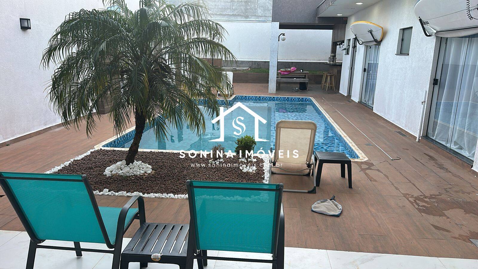 Casa, 4 quartos, 200 m² - Foto 1