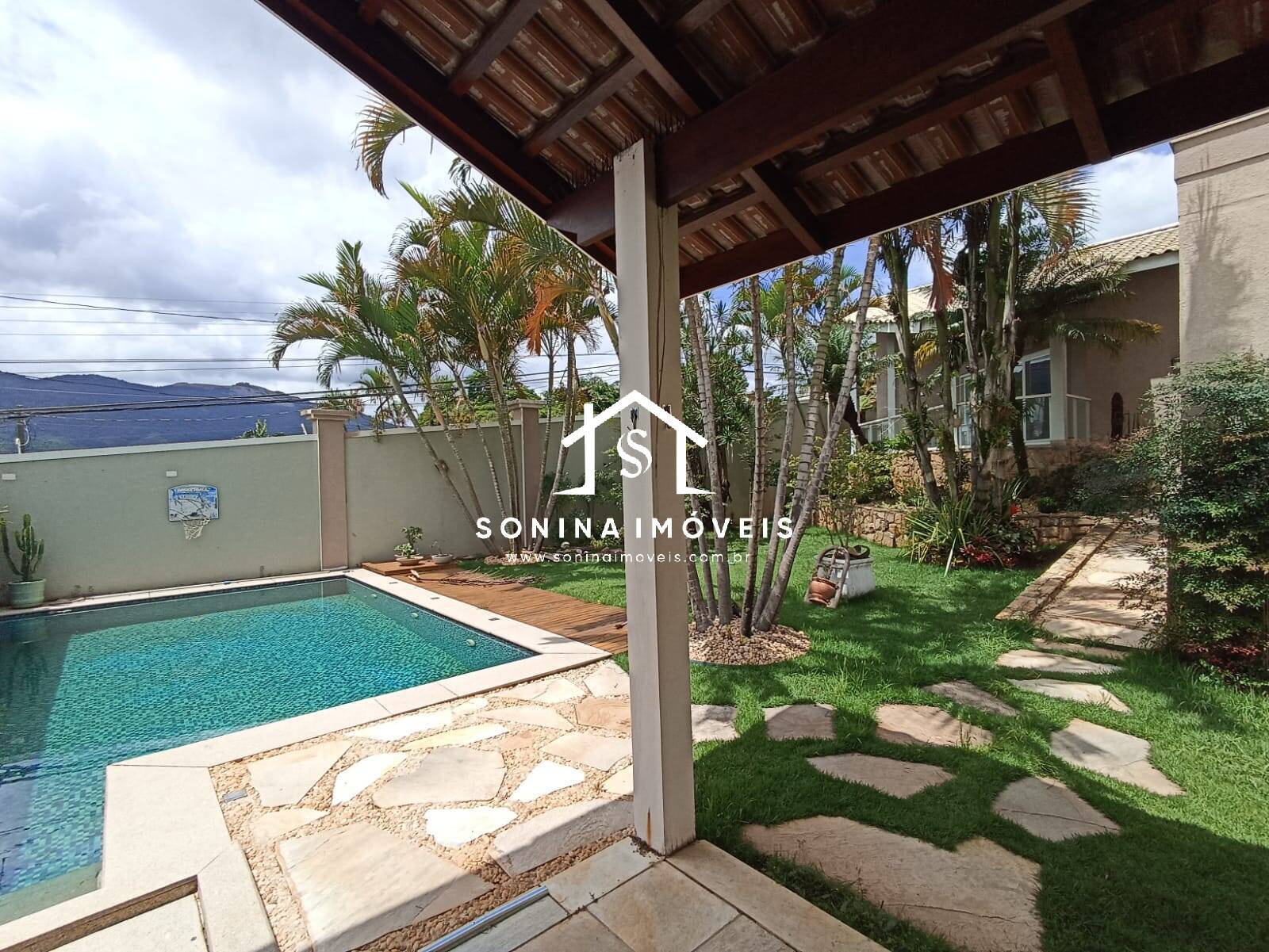 Casa, 5 quartos, 343 m² - Foto 1