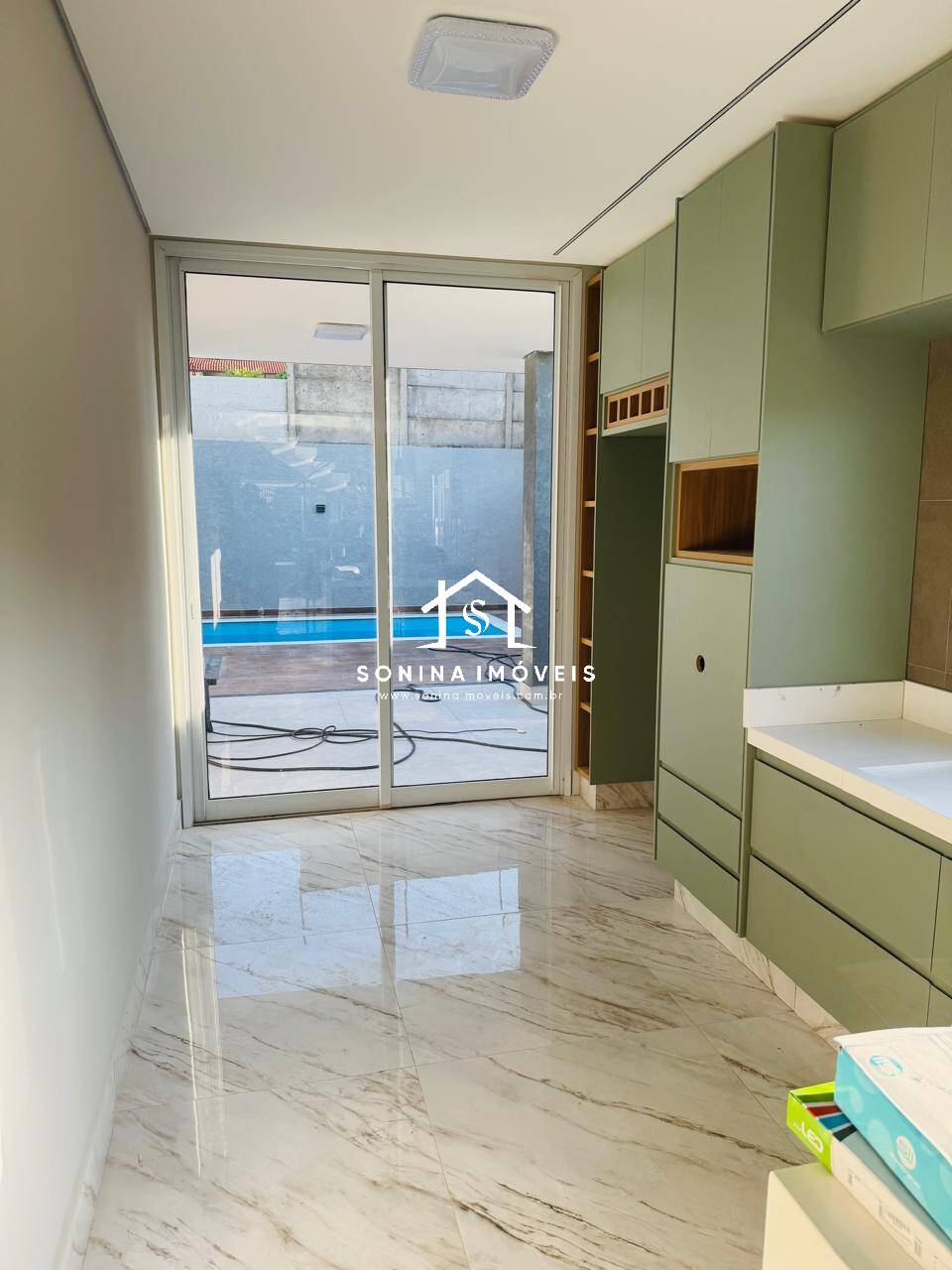 Casa, 3 quartos, 186980 m² - Foto 2
