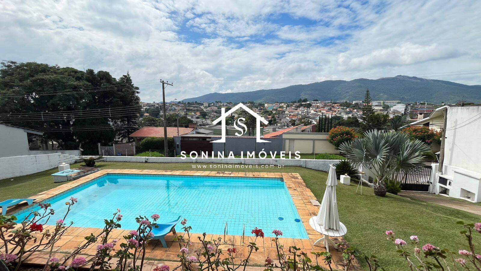 Casa, 4 quartos, 362 m² - Foto 1