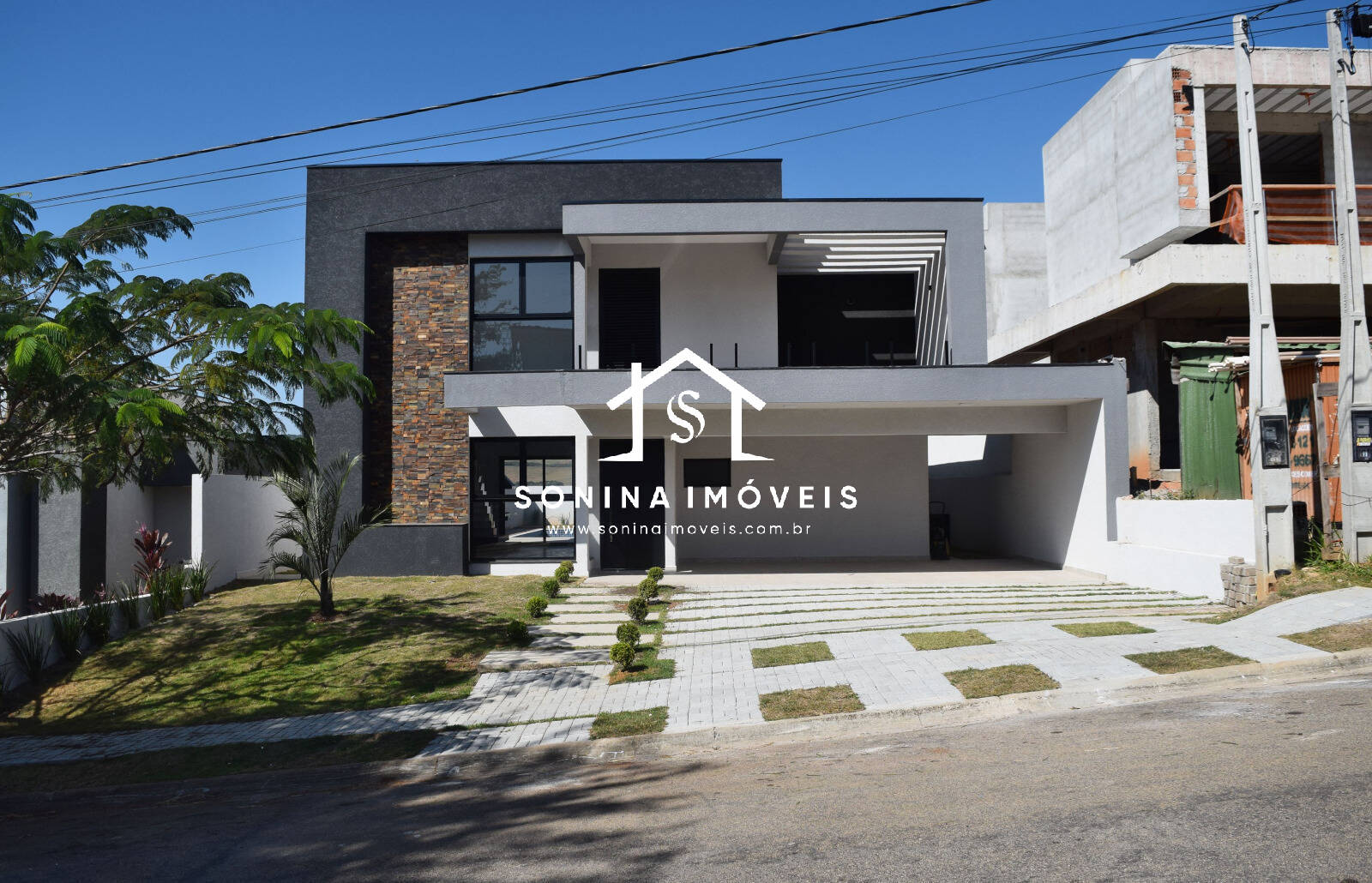 Casa, 4 quartos, 305 m² - Foto 1