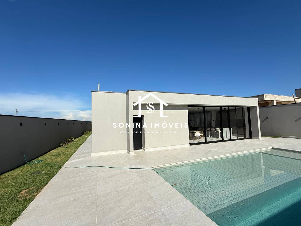 Casa, 5 quartos, 408 m² - Foto 1